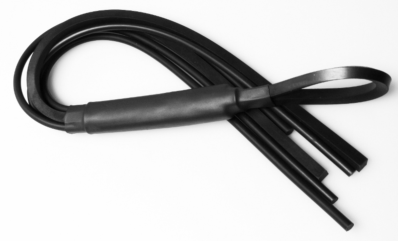 Gummi Peitsche - Rund-Vierkant-Gummi - böse